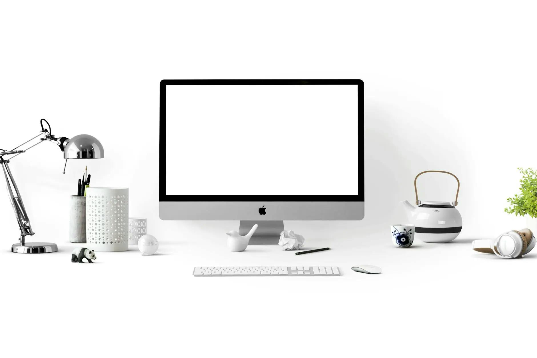 Minimalist Mac on desktop